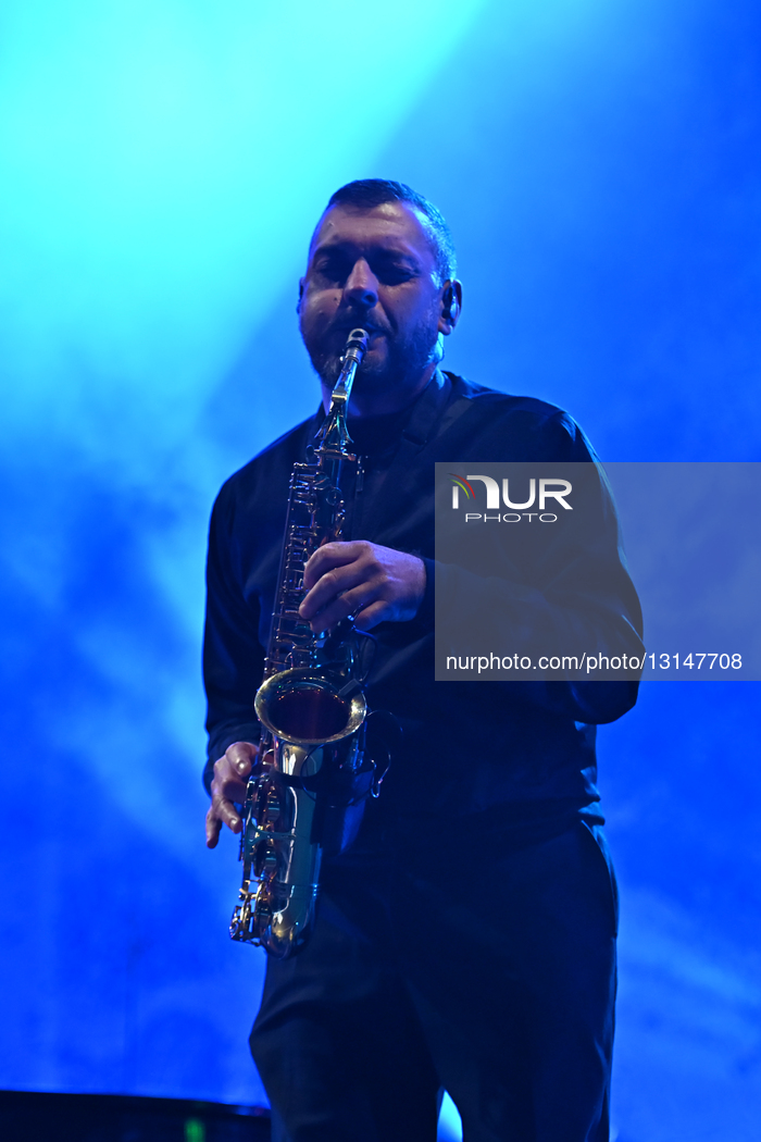 Brunori Sas Performs New Year’s Eve Concert In Cosenza