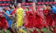 FC Twente players thank the crowd after the Dutch Eredivisie match between FC Twente and F...