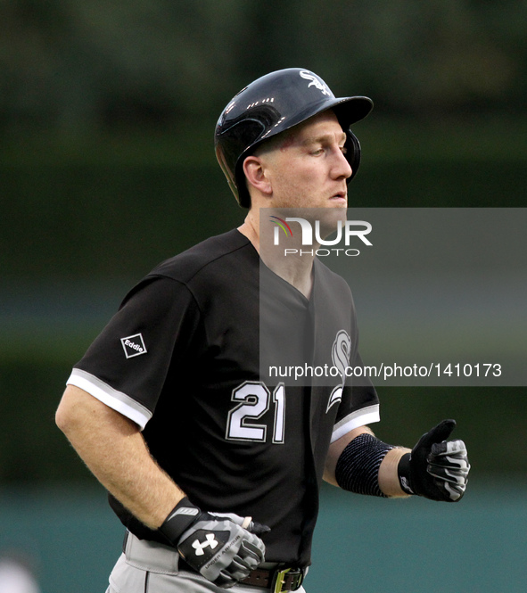Chicago White Sox third baseman Todd Frazier (21) rounds the bases after his two-run home run in the second inning of a baseball game agains...