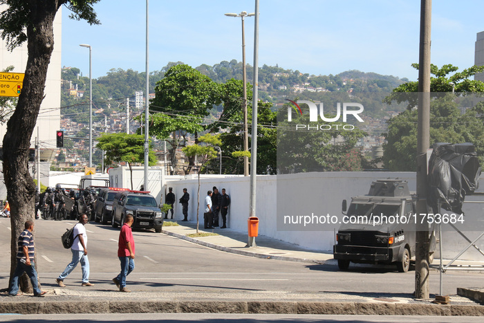 Protests in Rio de Janeiro has violence and damage to Carnival structures