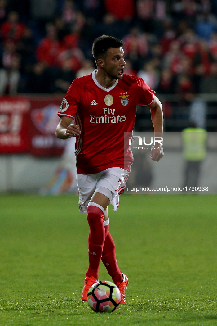 Estoril Praia v Benfica: Portuguese Cup