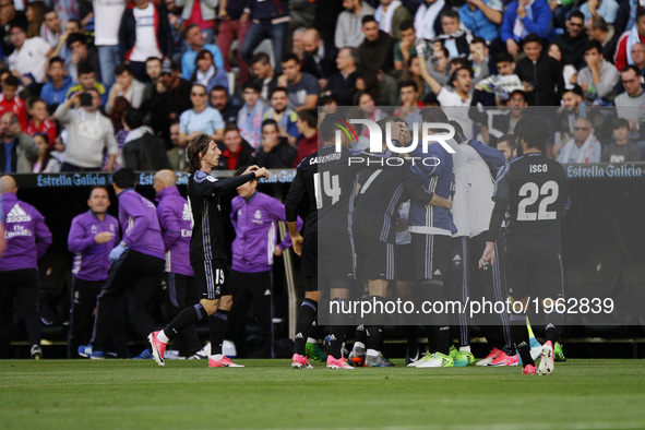  Players of Real Madrid celebrate a goal during the La Liga Santander match between Celta de Vigo and Real Madrid at Balaidos Stadium on May...