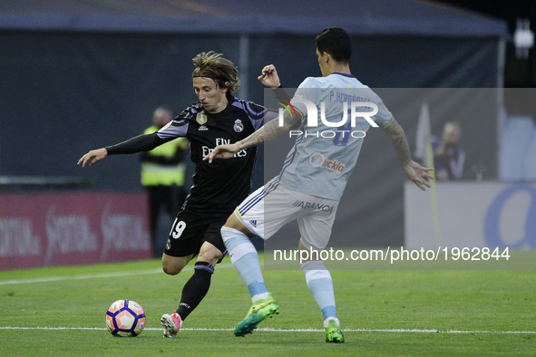  Luka Modric midfielder of Real Madrid (19) controls the ball during the La Liga Santander match between Celta de Vigo and Real Madrid at Ba...