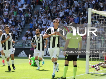 Mario Mandzukic (Juventus FC) celebrates after scoring during the Serie A football match between Juventus FC and FC Crotone at Juventus Stad...