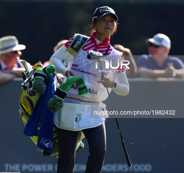 caddie for Hideto Tanihara of Japen
during 1st Round for the 2017 BMW PGA Championship on the west Course at Wentworth on May 25, 2017 in Vi...