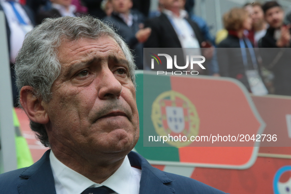 Portugal's coach Fernando Santos reacts during the 2017 FIFA Confederations Cup match, first stage - Group A between New Zealand and Portuga...