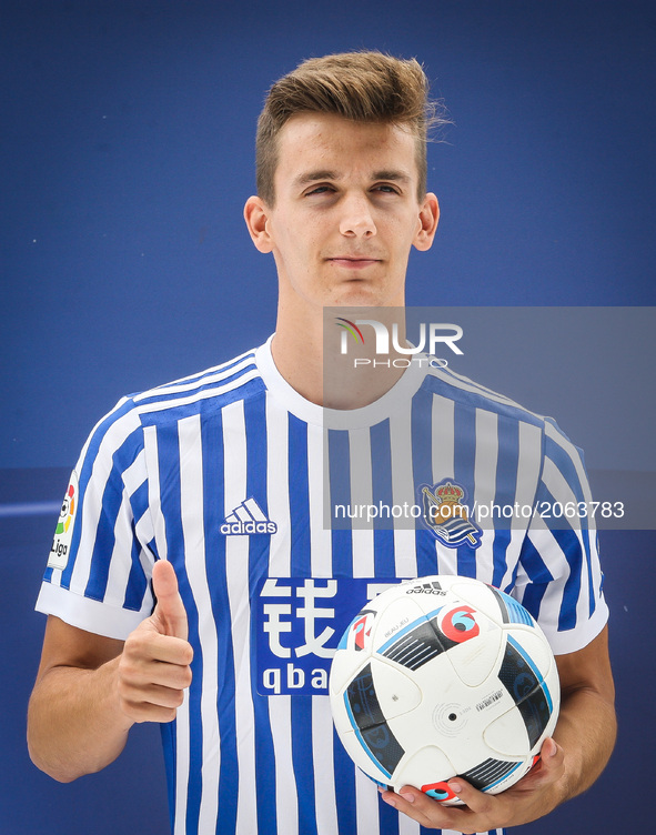 Presentation of Diego LLorente as a player of the Real Sociedad in the Anoeta Stadium at San Sebastian, on July 6, 2017. 