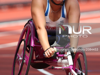 Samantha Kinghorn of Great Britain compete in Women's 400m T53 Round 1 Heat 1 during IPC World Para Athletics Championships at London Stadiu...