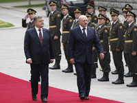 Belarussian President Alexander Lukashenko (R) and Ukrainian President Petro Poroshenko (L) during a meeting in Kiev, Ukraine, 21 July , 201...