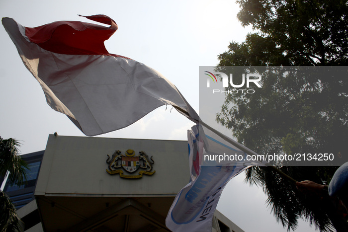 Indonesians Rallied At The Malaysian Embassy