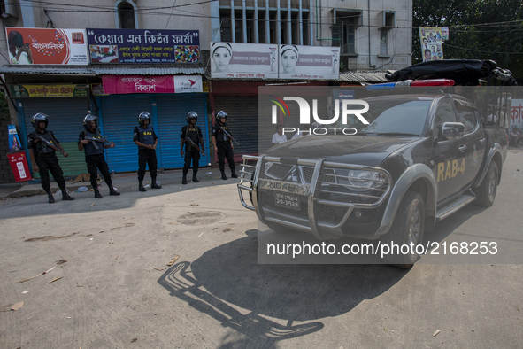 Law enforcers surrounds a suspected militant hideout at Mirpur in the capital Dhaka, Bangladesh, on 7 September 2107..  Abdullah the suspect...