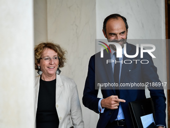 French Minister of Labour Muriel Penicaud and Prime Minister Edouard Philippe leave the Elysee presidential Palace after a cabinet meeting o...