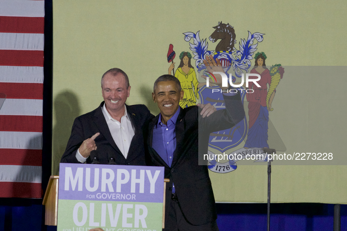 Obama Returns to Polics, Campainging for NJ Gubernatorial Race