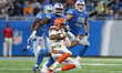 Cleveland Browns quarterback DeShone Kizer (7) runs the ball during the second half of an...