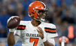 Cleveland Browns quarterback DeShone Kizer (7) looks to pass during the first half of an N...