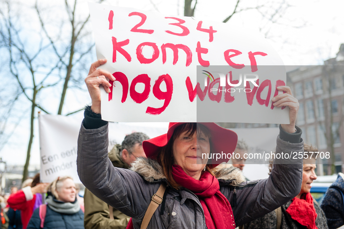 Around ten thousands of Primary school teachers demonstrated in Amsterdam