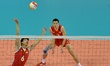 (141001) -- INCHEON, Oct. 1, 2014 () -- Liang Chunlong (L) of China blocks during the men'...