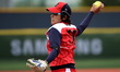 (141002) -- INCHEON, Oct. 2, 2014 () -- Ueno Yukiko of Japan throws the ball during the wo...