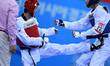(141002) -- INCHEON, Oct. 2, 2014 () -- Lee Dabin (L) of South Korea fights during the wom...