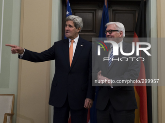 Frank-Walter Steinmeier receives the foreign secretary of the United States of America, John F. Kerry. In the middle of the discussion where...