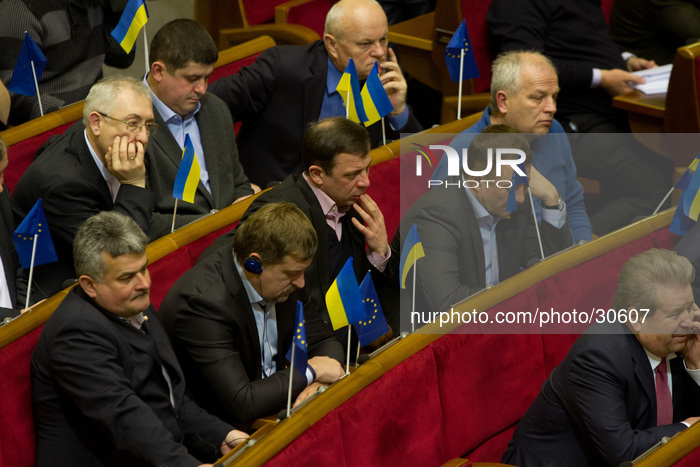 Ukraine MPs fail to strike constitution deal
