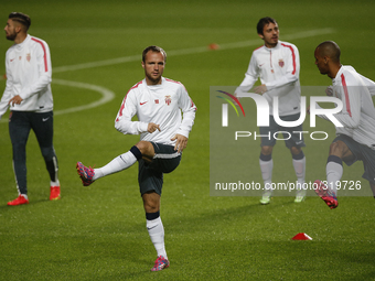 Monaco's players warm up during a training session on the eve of the Champions League football match opposing SL Benfica to AS Monaco  FC on...