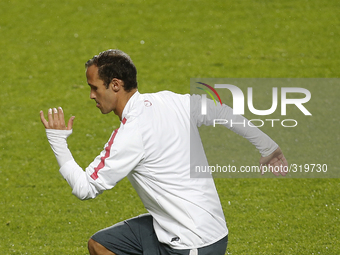 Monaco's player Ricardo Carvalho warms up during a training session on the eve of the Champions League football match opposing SL Benfica to...