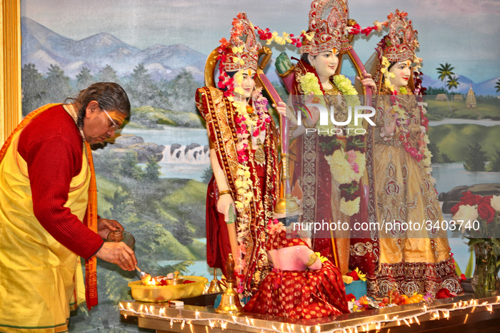Hindus Celebrate Diwali In Toronto