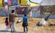 ITA: Kumbh Mela è un pellegrinaggio Hindu di massa nel quale si riuniscono per farsi il ba...