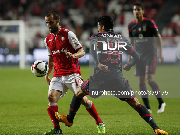 Braga's midfielder Ruben Micael (L) vies for the ball with Benfica's midfielder Enzo Perez (R)  during the Portuguese Cup football match bet...
