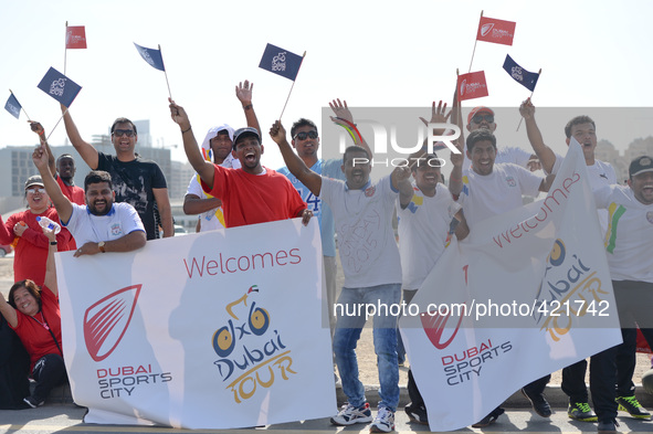 Spectators during 190km Nakheel Stage 2 -Dubai Tour 2015.  5th February 2015, Photo by: Artur Widak/NurPhoto 