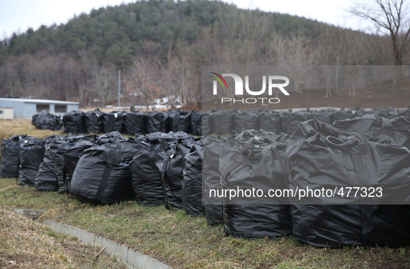(150310) -- FUKUSHIMA, March 10, 2015 () -- Black bags containing buildup of contaminated wastes are seen in the town of Iitate, Fukushima P...