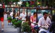Restaurants in NYC install dividers as anti-Coronavirus measure as Manhattan enters Phase...