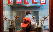 Beijing, China, the 24 April 2011. A man sell see stars and scorpions on a stick at the bu...