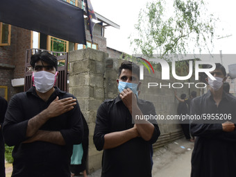 Kashmiri shite mourners mourn on 10th of Muharram in Srinagar, Indian Administered Kashmir on 30 August 2020. Authorities have placed restri...