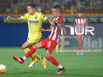 Jeremy Pino of Villarreal and Faycal Fajr of Sivasspor during the Europa League Group I mach between Villarreal and Sivasspor at Estadio de...