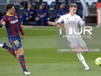 Toni Kroos and Clement Lenglet during the match between FC Barcelona and Real Madrid CF, corresponding to the week 7 of the Liga Santander,...
