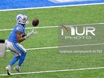 Detroit Lions wide receiver Marvin Hall (17) catches a pass for a touchdown during the first half of an NFL football game against the Washin...