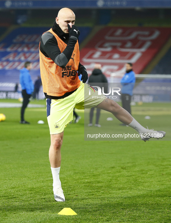 Newcastle United's Jonjo Shelvey during the pre-match warm-up during Premiership between Crystal Palace and Newcastle United at Selhurst Par...