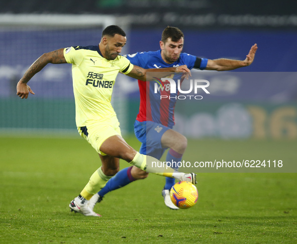 L-R Newcastle United's Callum Wilson and Crystal Palace's James McArthurduring Premiership between Crystal Palace and Newcastle United at Se...