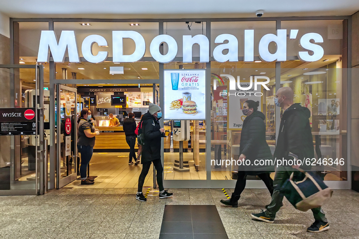 Shopping In Poland Ahead Of Christmas