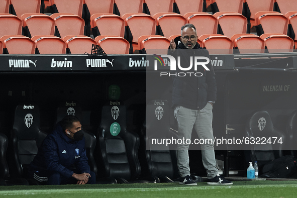 Alvaro Cervera head coach of Cadiz gives instructions during the La Liga Santander match between Valencia CF and Cadiz CF at Estadio Mestall...