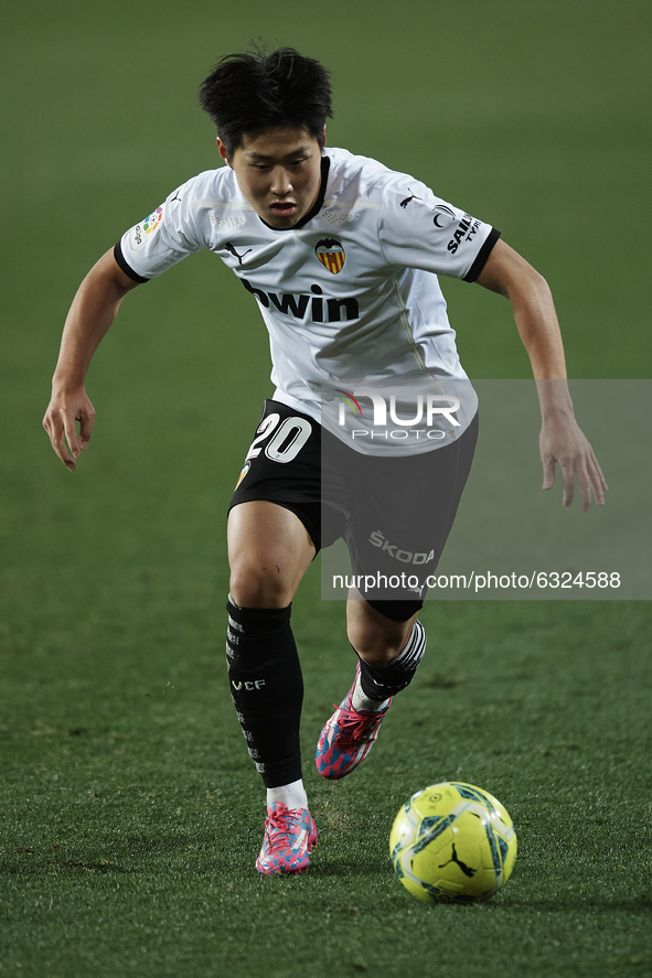 Kang-in Lee of Valencia runs with the ball during the La Liga Santander match between Valencia CF and Cadiz CF at Estadio Mestalla on Januar...