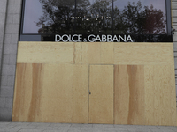 
Blockade of the Dolce & Gabbana store in the exclusive Polanco area of ​​Mexico City, where some restaurants and stores in the area reopen...