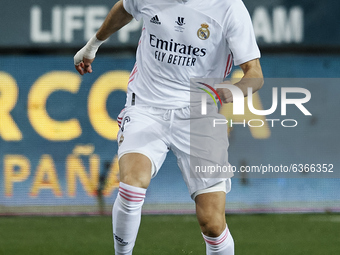 Karim Benzema of Real Madrid runs with the ball during the Supercopa de Espana Semi Final match between Real Madrid and Athletic Club at Est...