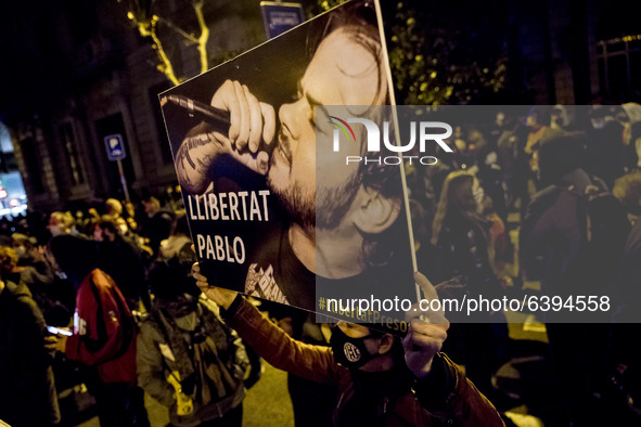 Protesters in the streets of Barcelona with clashes against police, against the imprisonment order of rap singer Pablo Hasel, who will have...