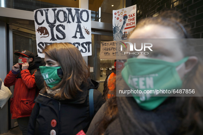 NY: Call For Governor Cuomo To Resign Amid Sex Harassment Allegations