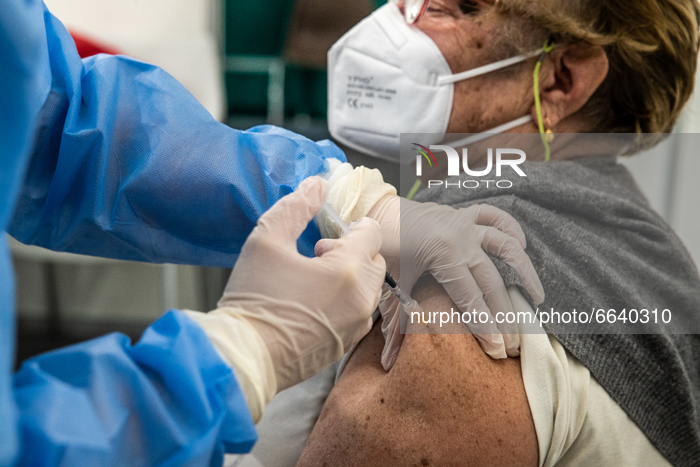 Opening Day Of The First Vaccination Hub Made Available By A Private Company