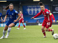 Lina Magull (Bayern Munich) controls the ball during the 2020-21 UEFA Women’s Champions League fixture between Chelsea FC and Bayern Munich...