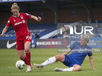 Carolin Simon (Bayern Munich) and Pernille Harder (Chelsea FC) battle for the ball during the 2020-21 UEFA Women’s Champions League fixture...